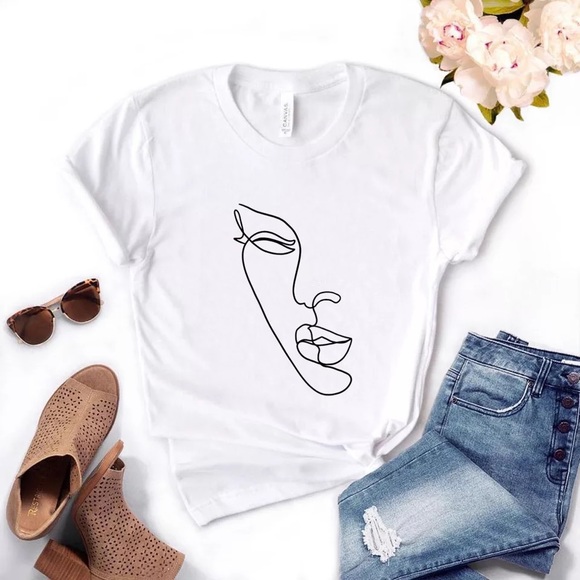 Beautiful t-shirt, very nice fabric. - Picture 2 of 2